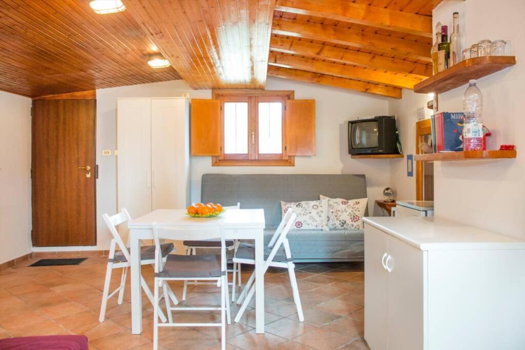 Como Lakeside Cottage - Lakefront Private Garden With Private Access To The Lake Onno Екстер'єр фото